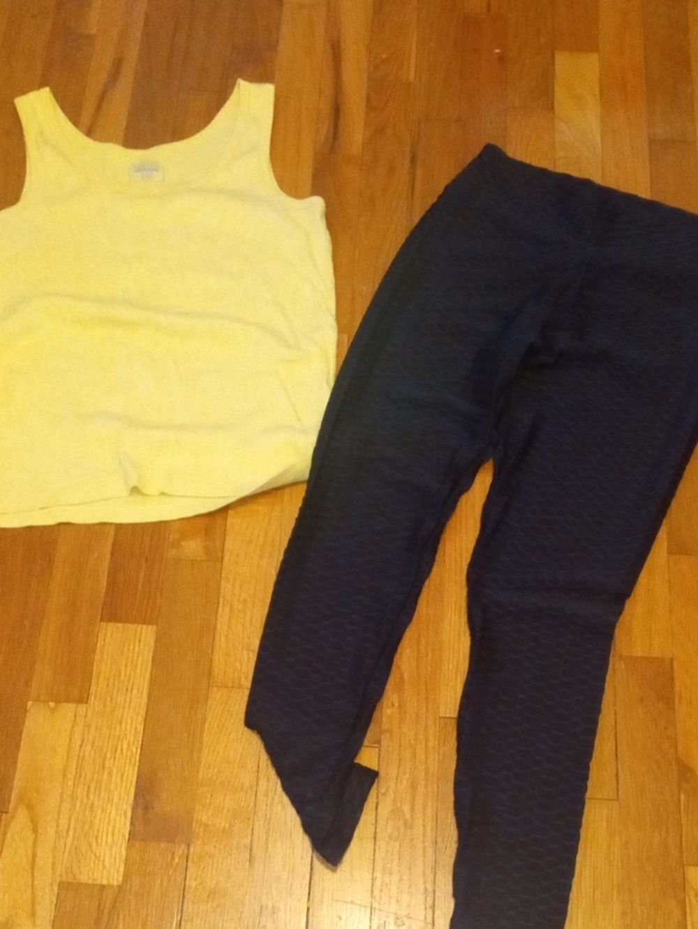 women xl yellow ribbed tank, with black textured leggings